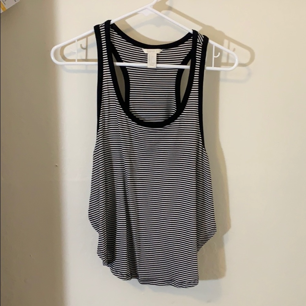 Flowy black and white stripped thank top